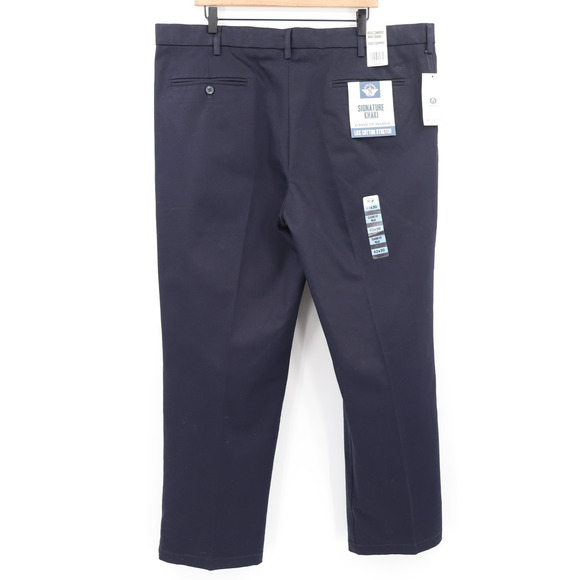 Dockers Men’s Signature Khaki Classic Fit Lux Cotton Stretch Navy Sz 42X30 NEW - Picture 2 of 9